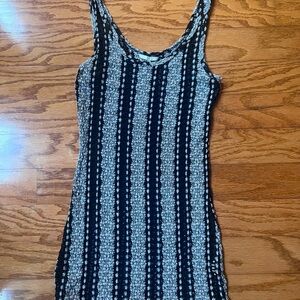 BKE small womans tank top. Beautiful textured fabric.